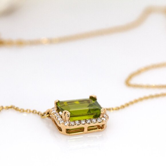 2.34cts Peridot Necklace in 14K Solid Gold with Natural Diamond Halo - Picture 7 of 9